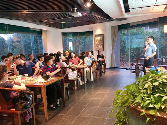 沙龍1_副本.jpg 沙龍1_副本.jpg